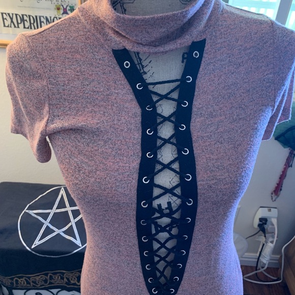 short sleeve body con dress - Picture 4 of 4